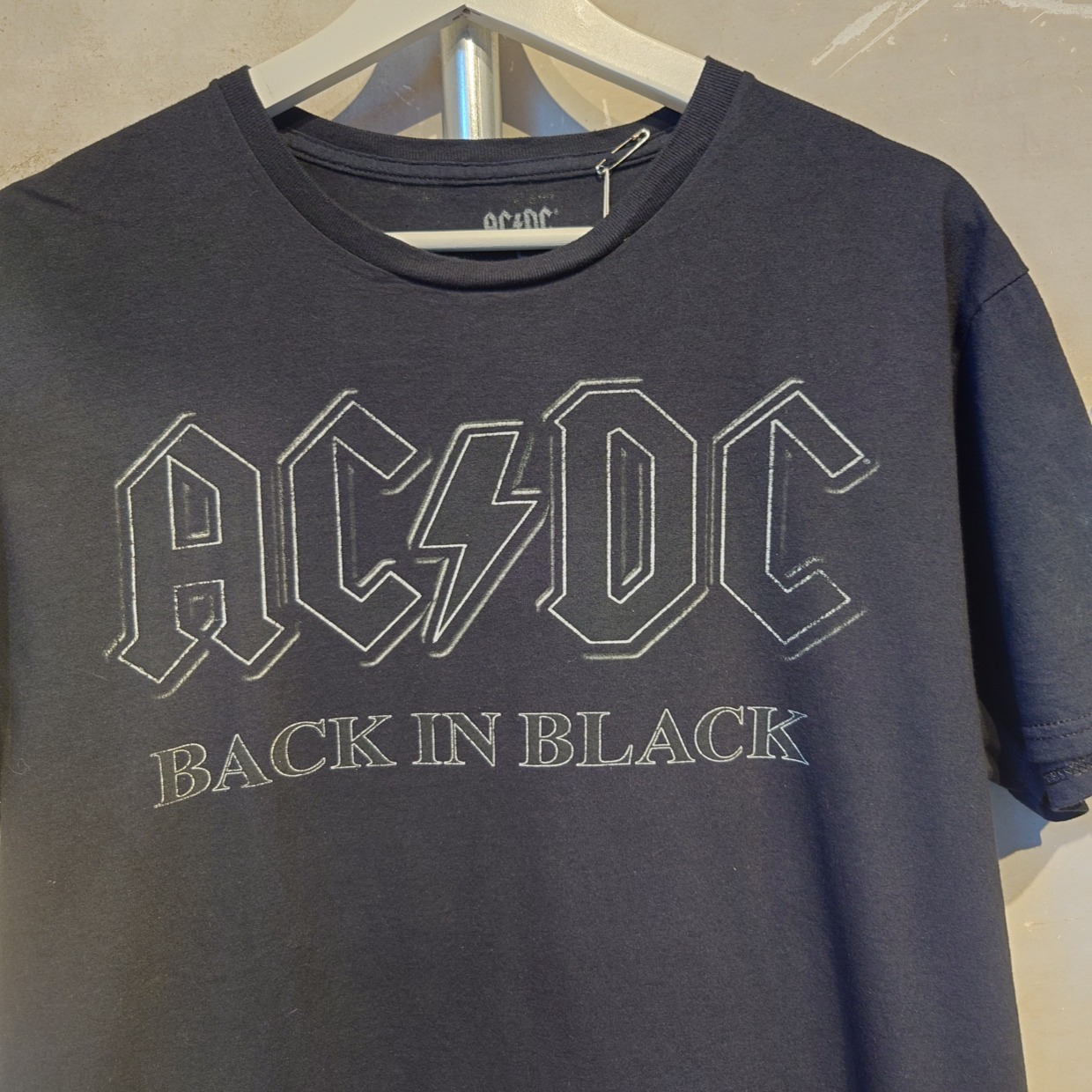 AC/DC(エーシーディーシー)バンドTシャツ　L
