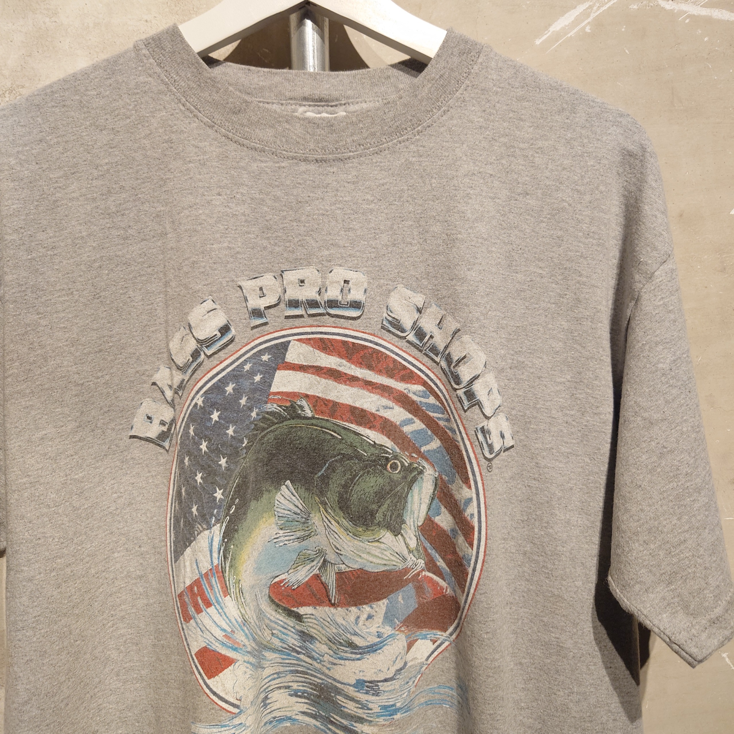 BASS PRO SHOPS(バスプロショップス)プリントTシャツ グレー - 古着屋