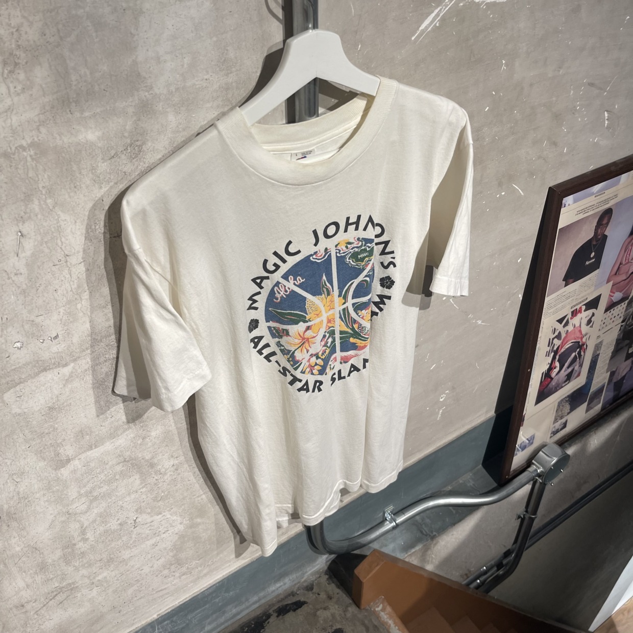 90’s「MAGIC JOHNSON’S」Vintage T-shirts “ FRUIT OF THE ROOM ”