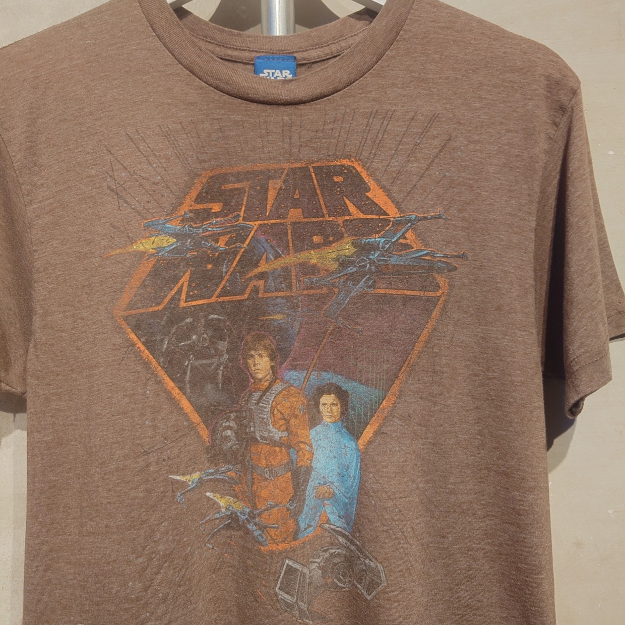 STAR WARS(スターウォーズ)キャラクターTシャツ　ブラウン