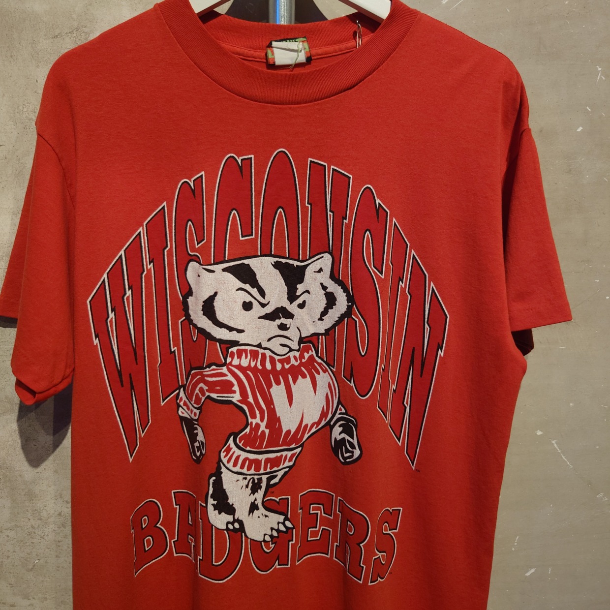 TSI WISCONSIN BADGERSカレッジTシャツ レッド USA製 - 古着屋 W