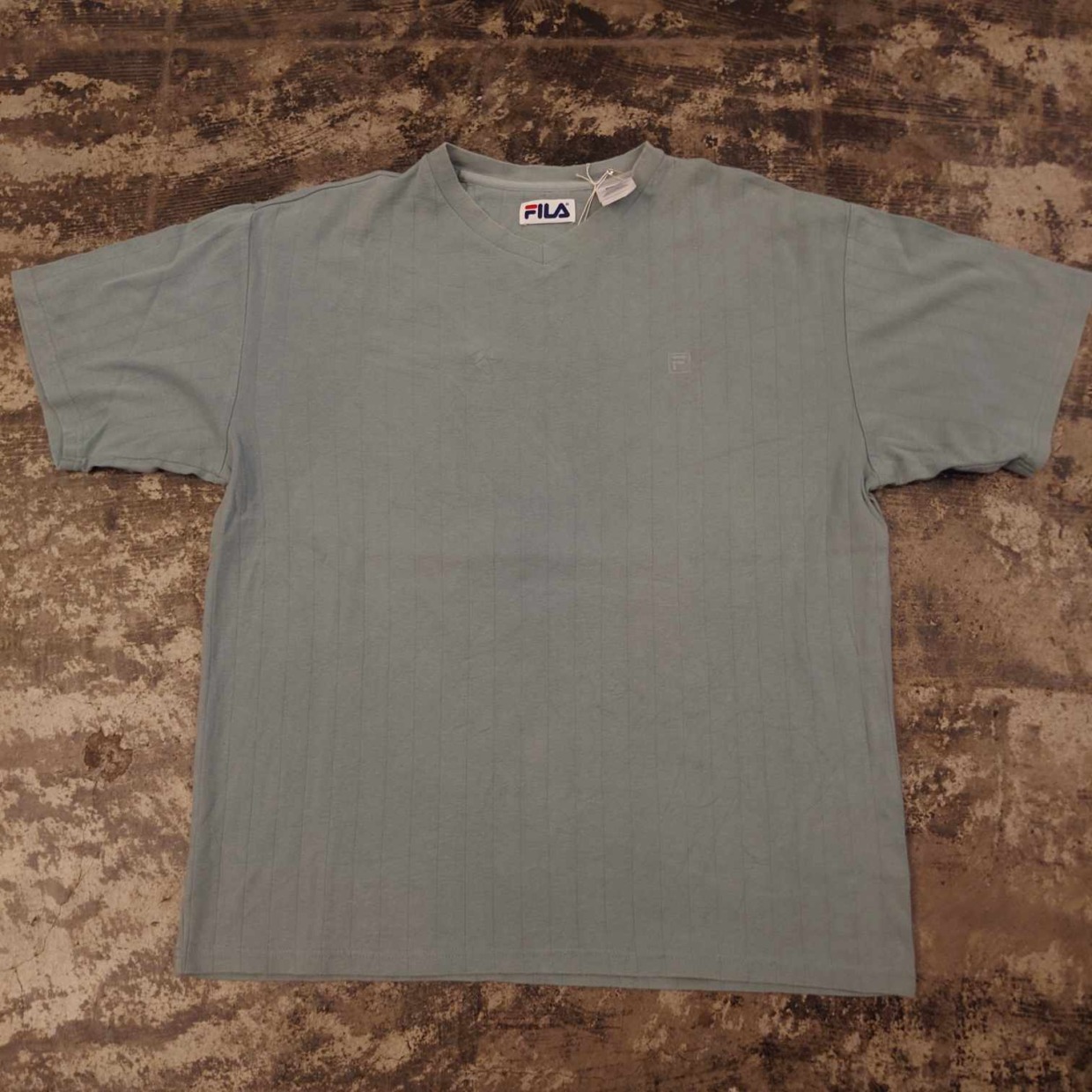 FILA 刺繍ロゴ VネックTシャツ マレーシア製 Mサイズ　 #和歌山古着