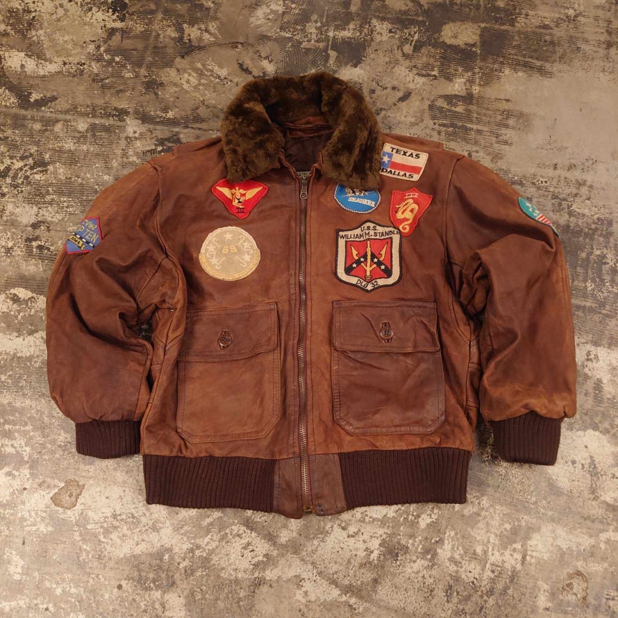 レザーフライトジャケット ワッペンカスタム ファー襟　 #和歌山古着